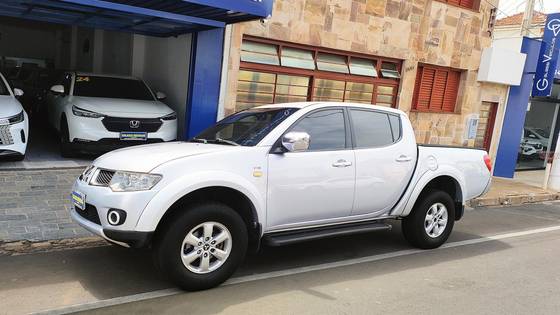 MITSUBISHI L200 TRITON 3.5 HPE 4X4 CD V6 24V FLEX 4P AUTOMÁTICO